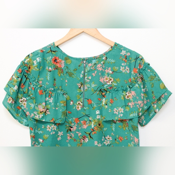 Xhilaration Green Floral Ruffled Short Sleeve Shirt Blouse Size M Boho Feminine - Picture 5 of 6
